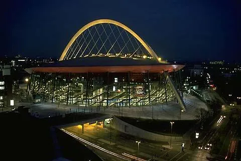Автодорожній тунель біля Lanxess Arena, Кельн, Німеччина